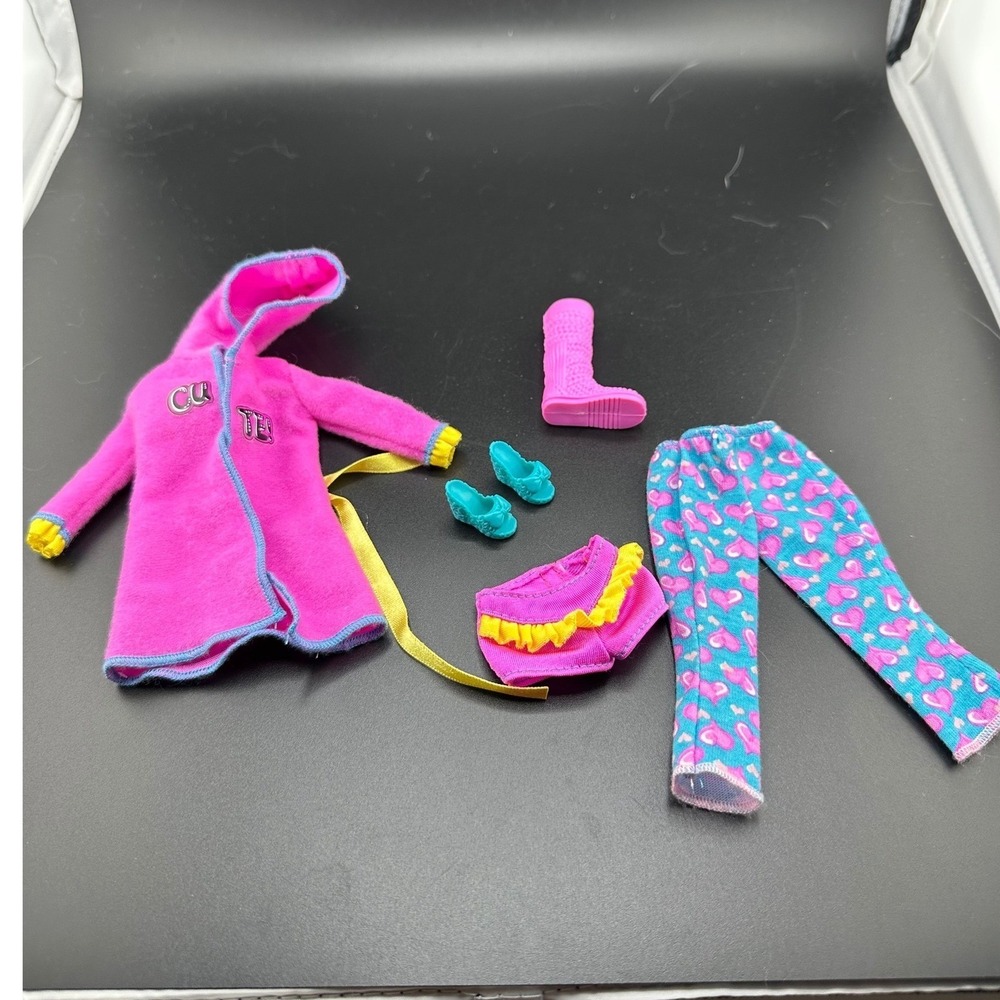 Barbie Mattel Slumber Party Sleepover Fashionistas Y2K pajamas robe shoes shorts